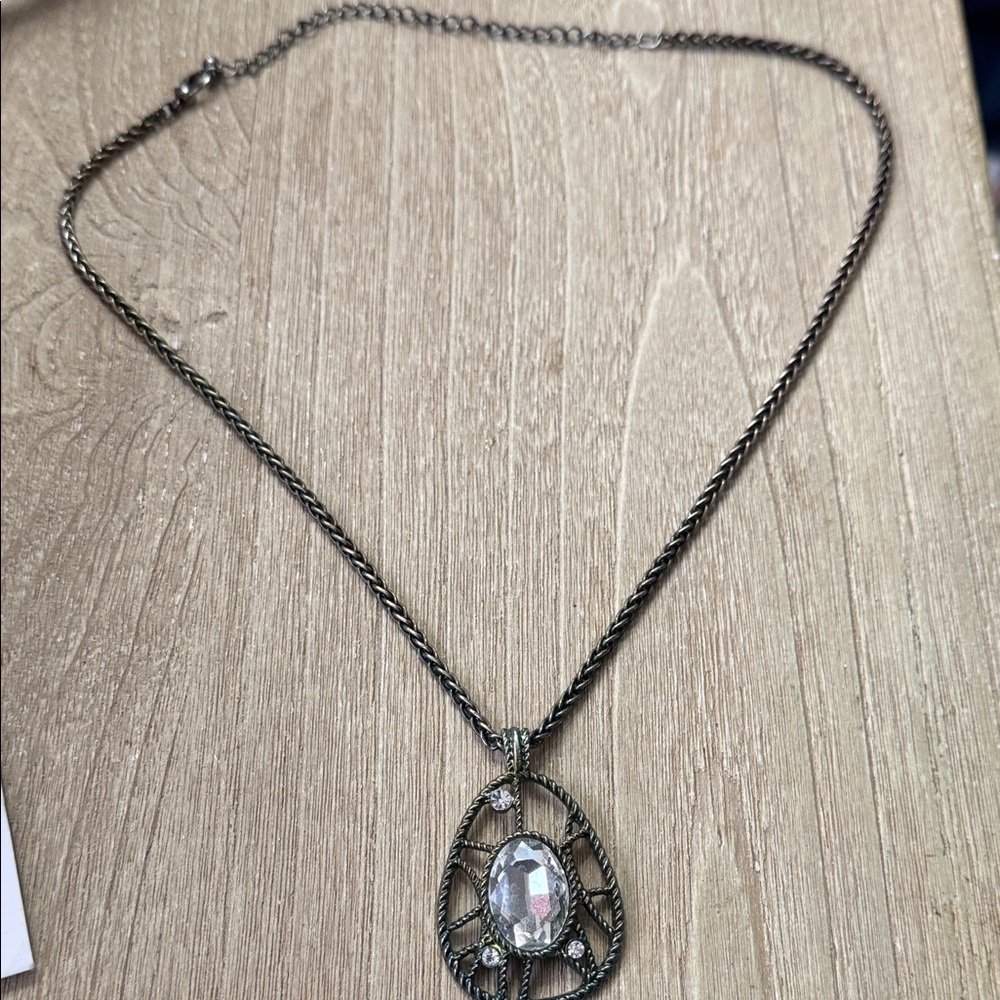 Elegant Silver Necklace with Crystal Pendant